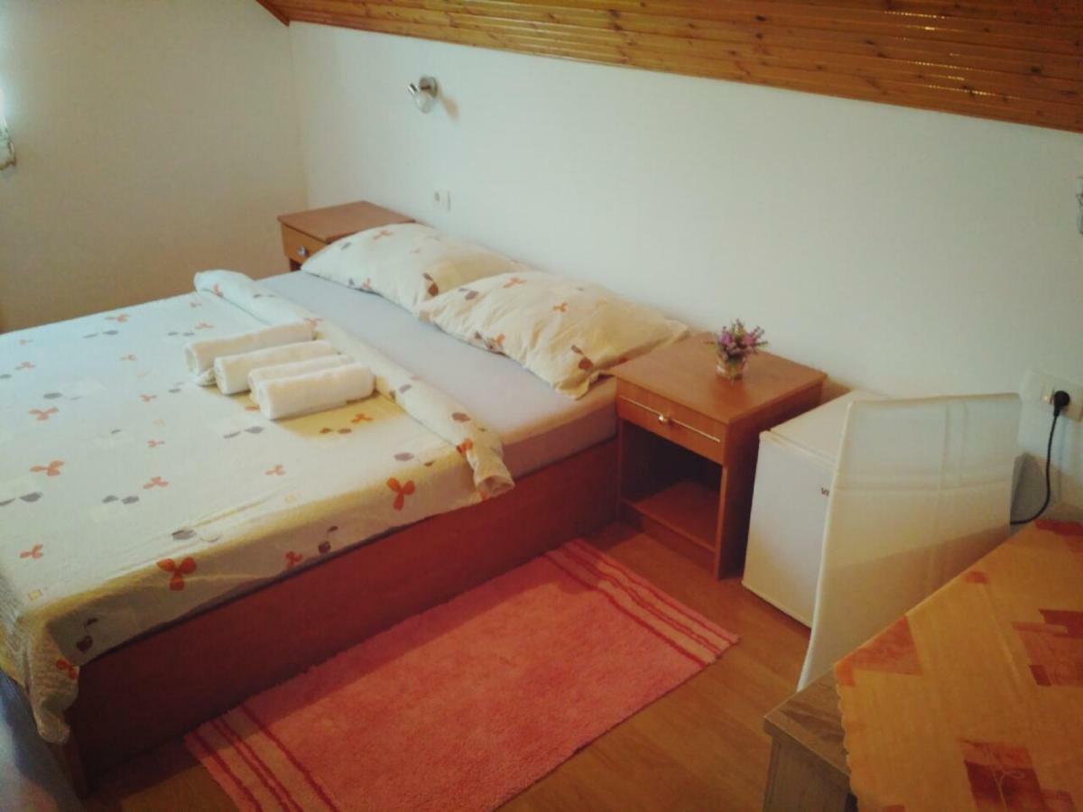 Guest House First Stop Rakovica Extérieur photo