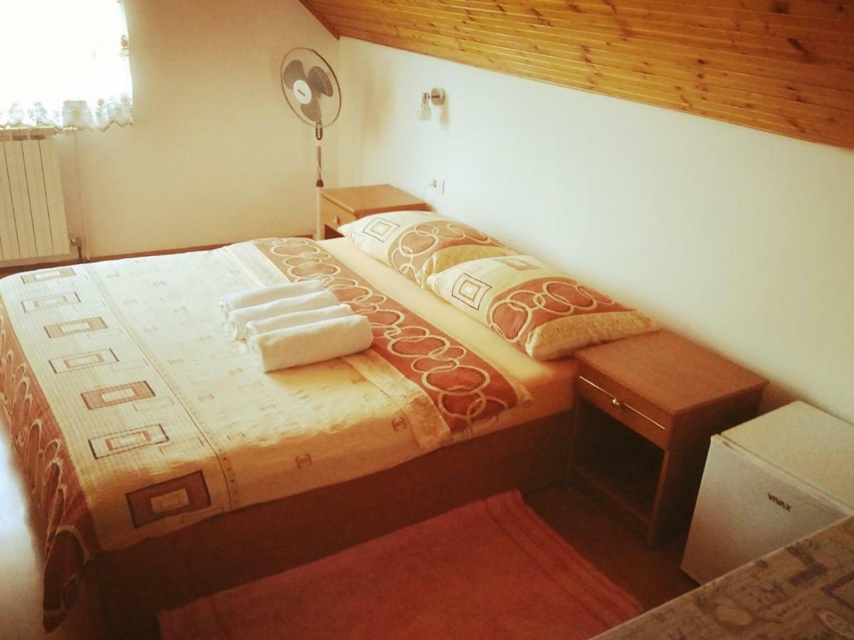 Guest House First Stop Rakovica Extérieur photo