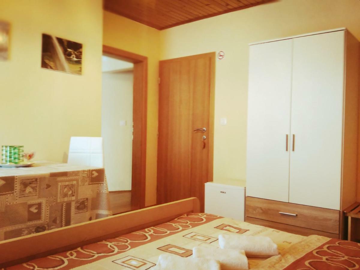 Guest House First Stop Rakovica Extérieur photo